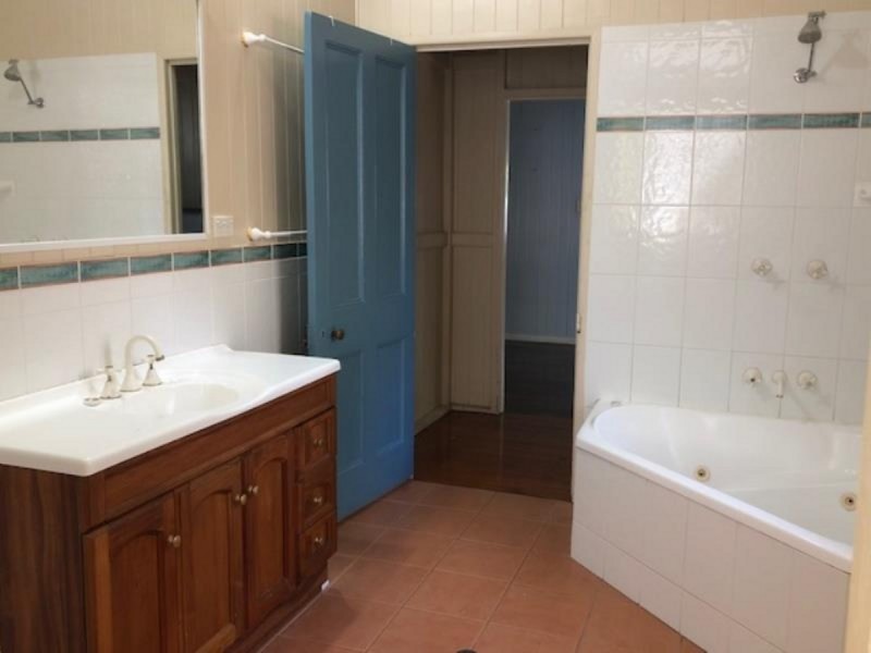 6 Bauhinia Terrace, The Range QLD 4700